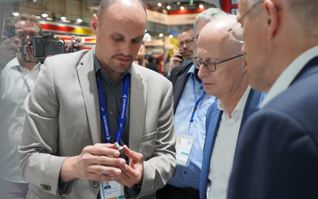 Paris Air Show 2025: Bürgermeister Peter Tschentscher bei SCHOLZ MECHANIK GmbH